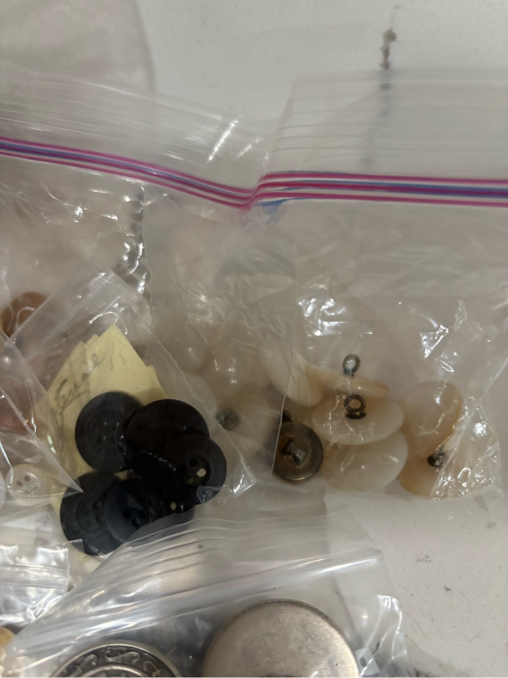 Mixed Assorted Buttons Lot - Multicolor - Picture 6 of 9